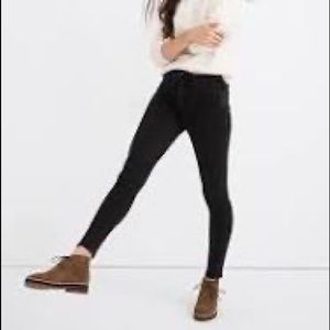 Madewell 10 in high rise skinny Jean in black size 30